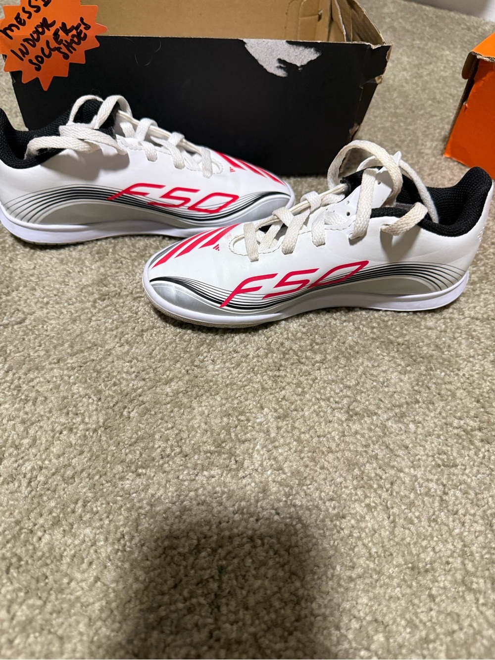 MESSI Adidas White Indoor Soccer Shoes with Red & Black Accents - Picture 5 of 9